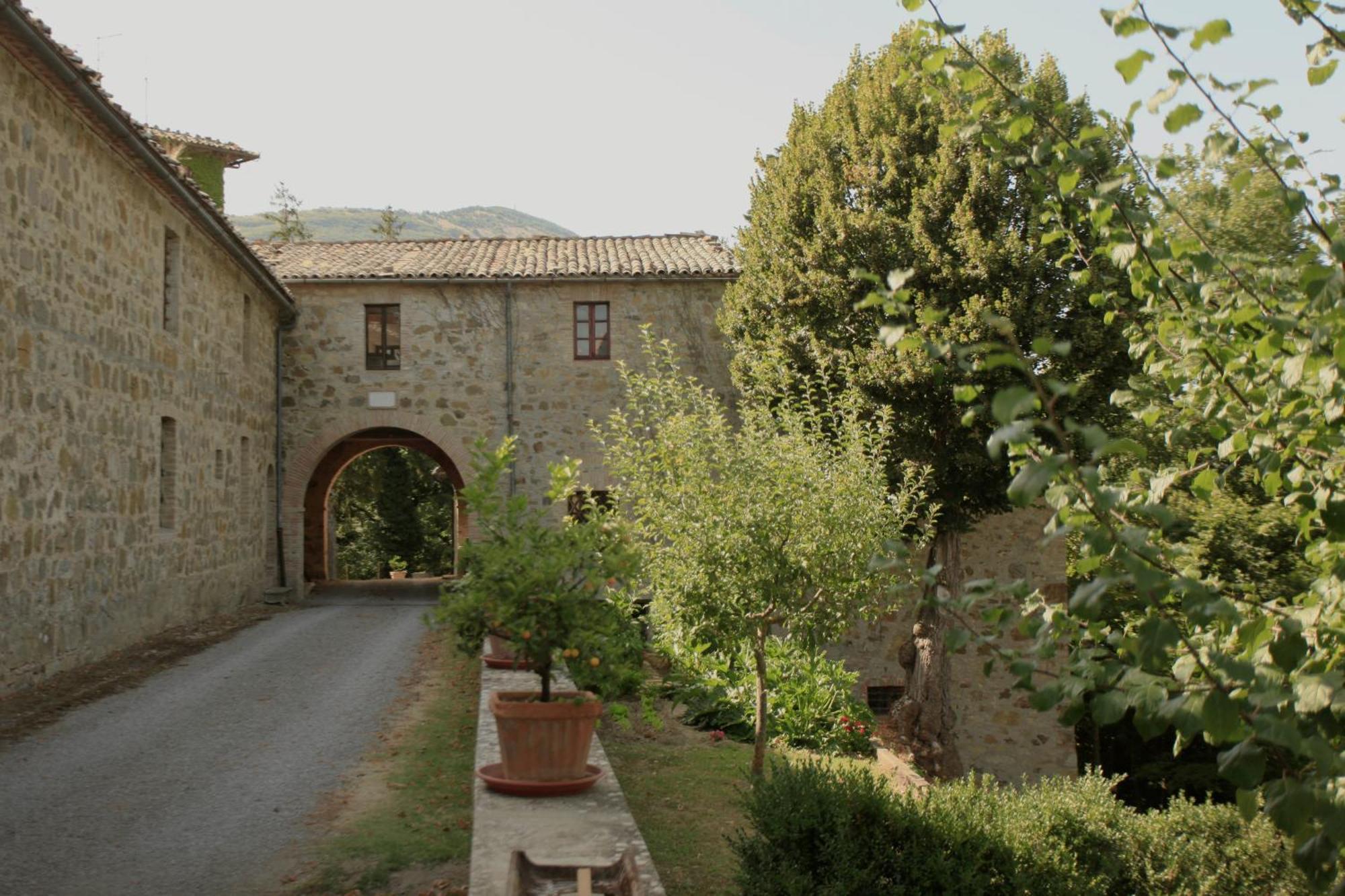 הוילה Borgo Di Camporsevoli מראה חיצוני תמונה